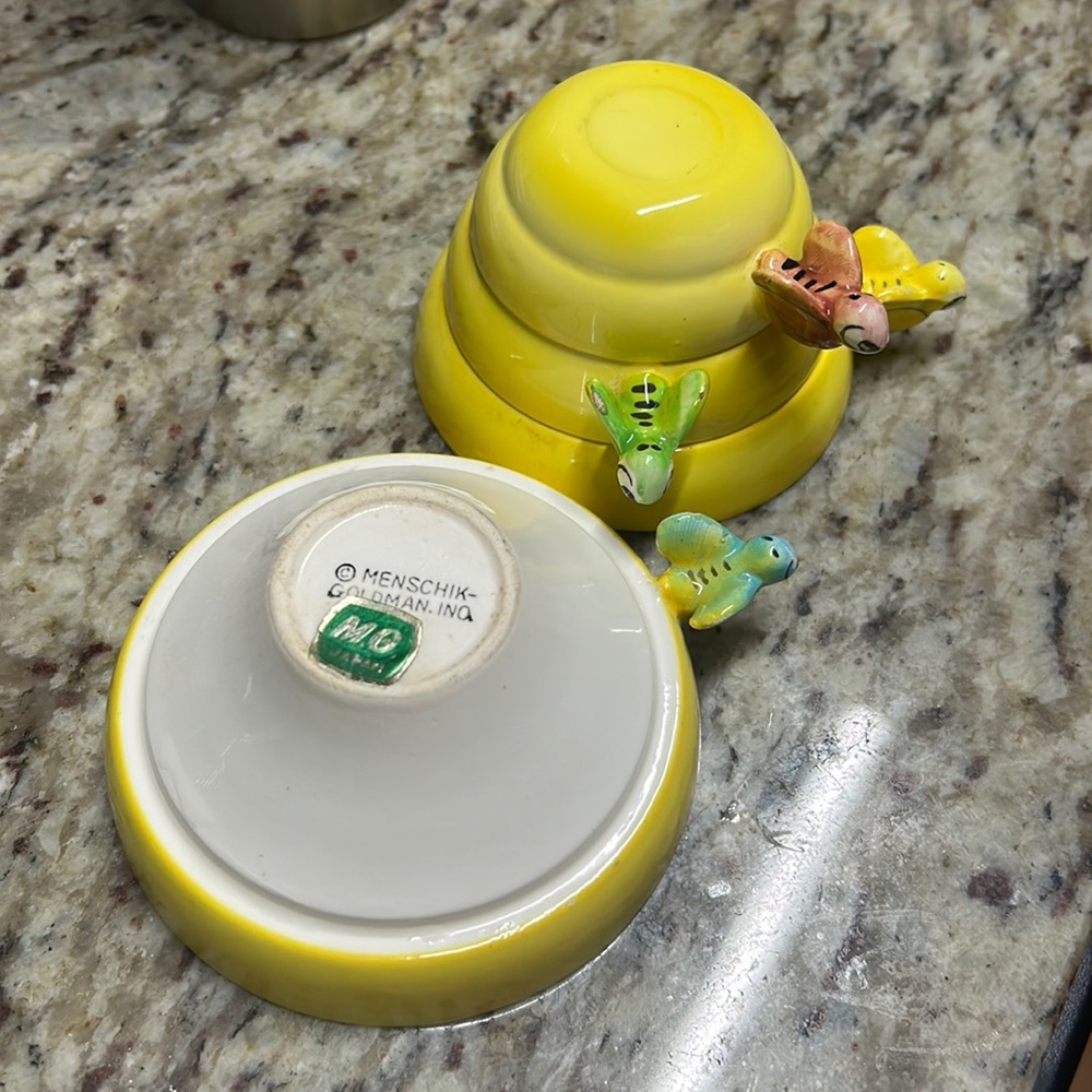 Vintage Ceramic Measuring Cups